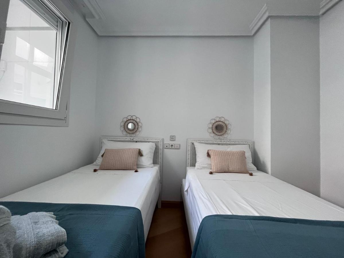 Gatu Premium Villa Turquesa Playa Y Parking Cadiz Bagian luar foto